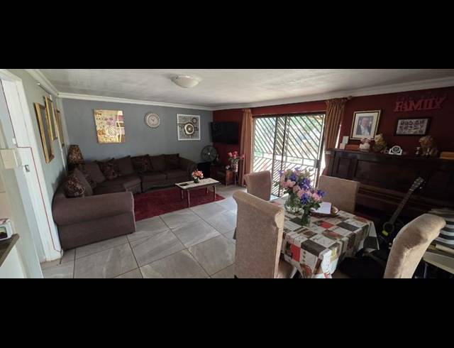 4 BEDROOM HOUSE FOR SALE IN MEYERTON CENTRAL